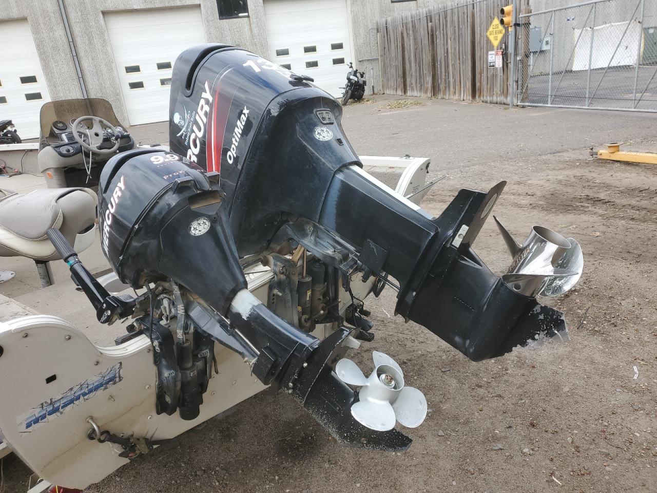 Lot #3279695913 2005 CRESTLINER BOAT