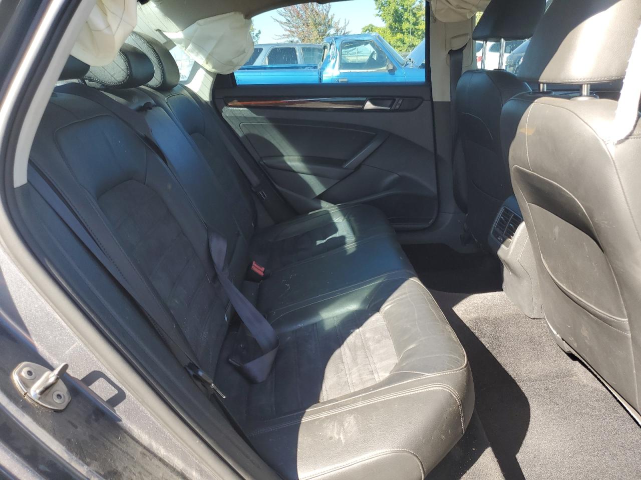 VOLKSWAGEN PASSAT SEL