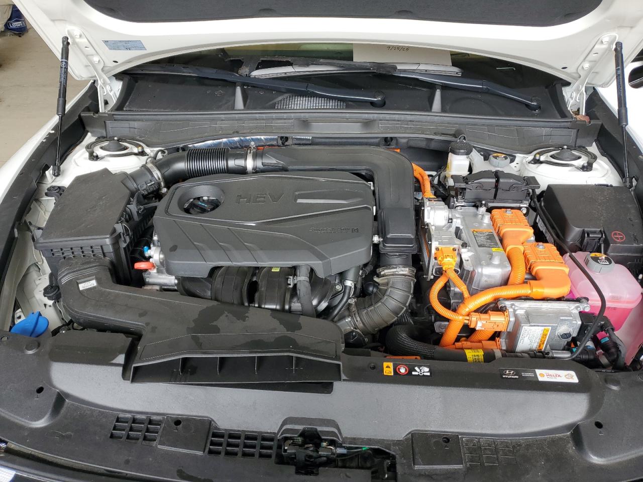 HYUNDAI SONATA HYBRID