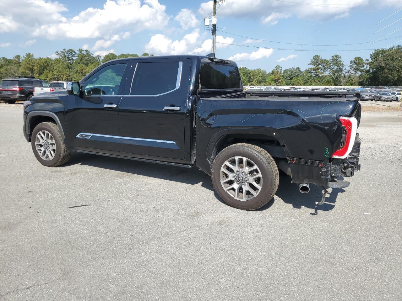 TOYOTA TUNDRA CREWMAX PLATINUM