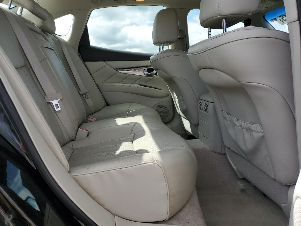 INFINITI M37 X