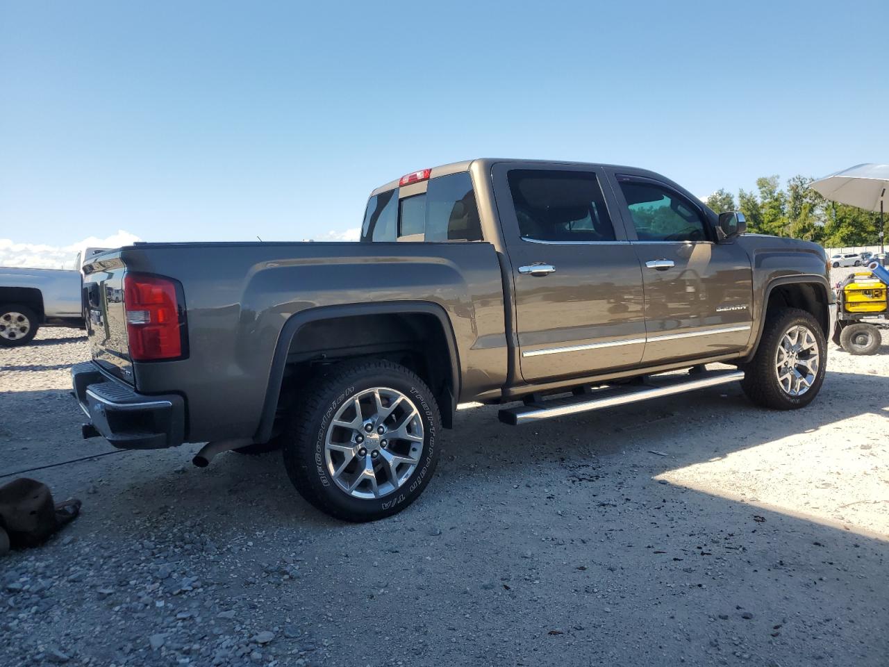 GMC SIERRA C1500 SLT