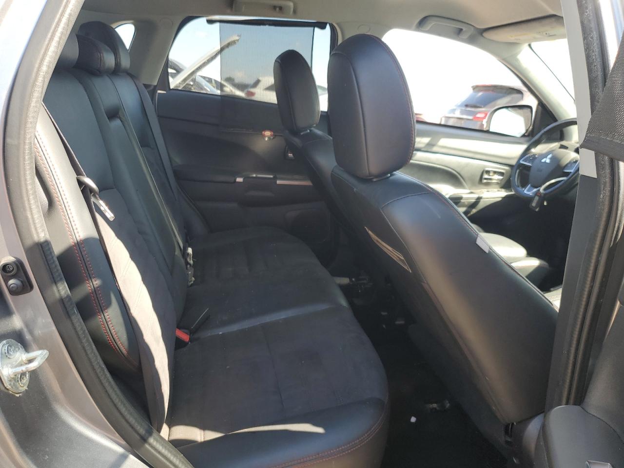 MITSUBISHI OUTLANDER ES