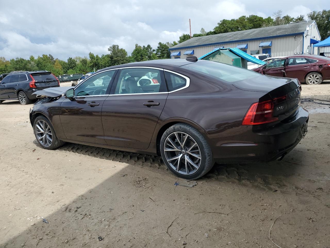 VOLVO S90 T5 MOMENTUM