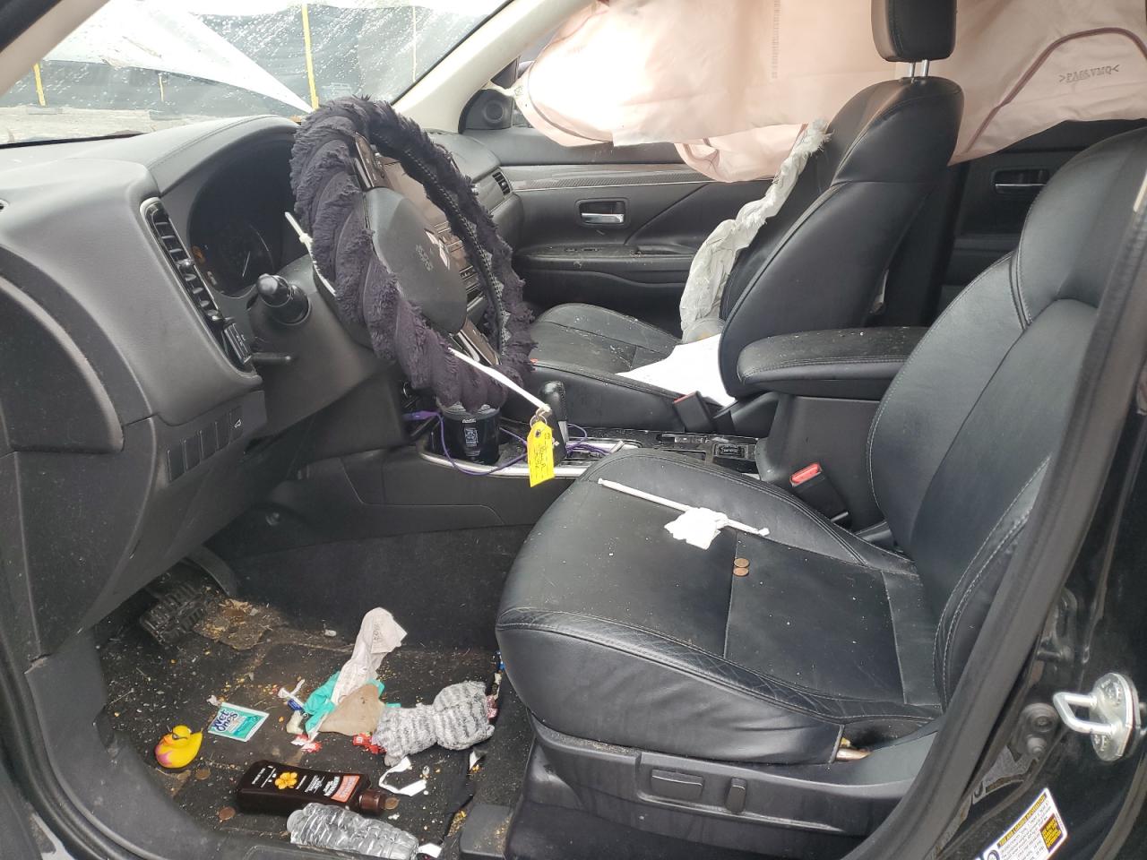 MITSUBISHI OUTLANDER SE