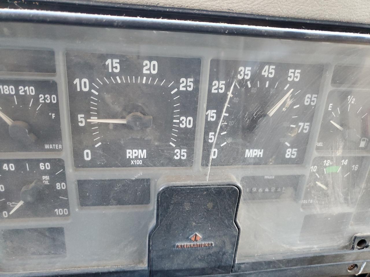 Lot #3246764832 1994 INTERNATIONAL 4900