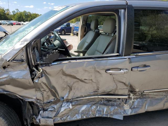 2016 CHRYSLER TOWN & COU 2C4RC1BG0GR128625