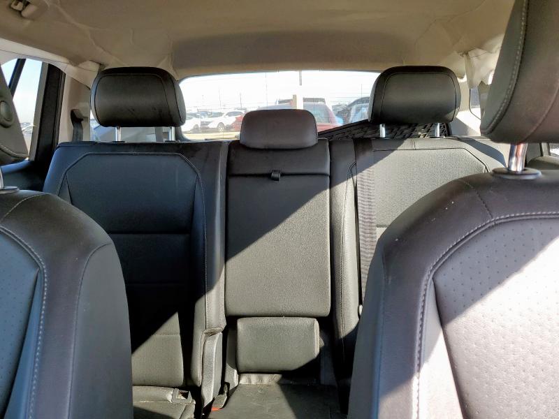 2018 VOLKSWAGEN TIGUAN SE 3VV3B7AX9JM170529