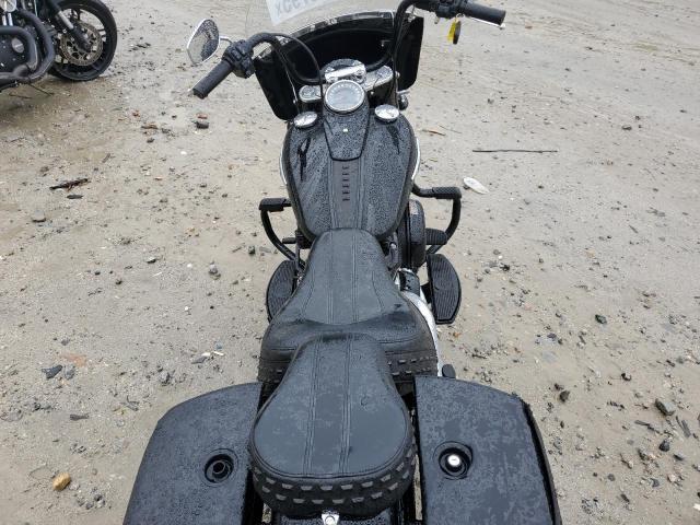 2018 HARLEY-DAVIDSON FLHC HERIT 1HD1YAJ15JC067427