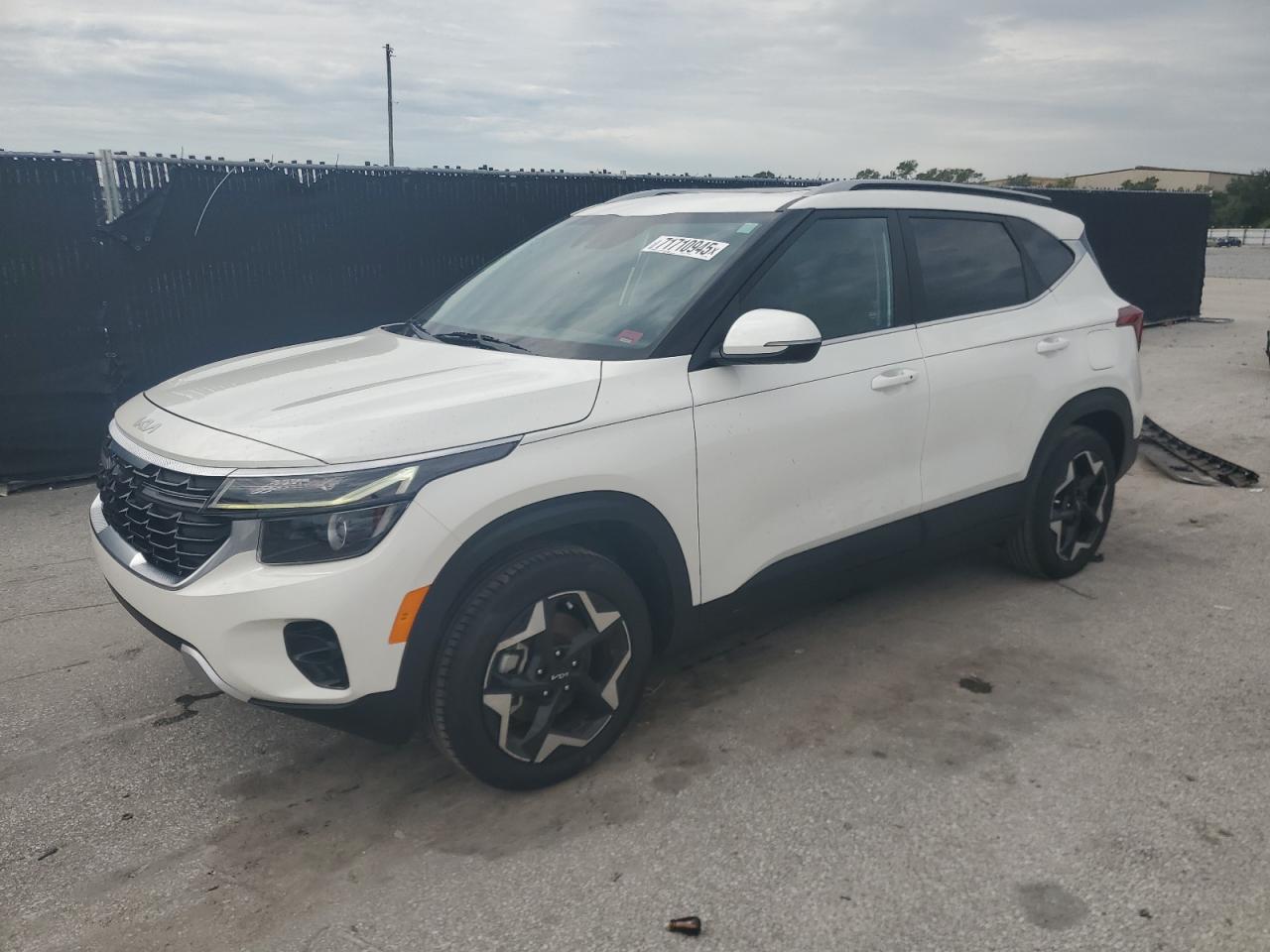 KIA SELTOS EX