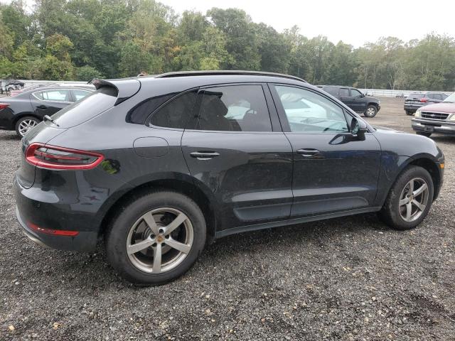 2017 PORSCHE MACAN WP1AA2A58HLB06972
