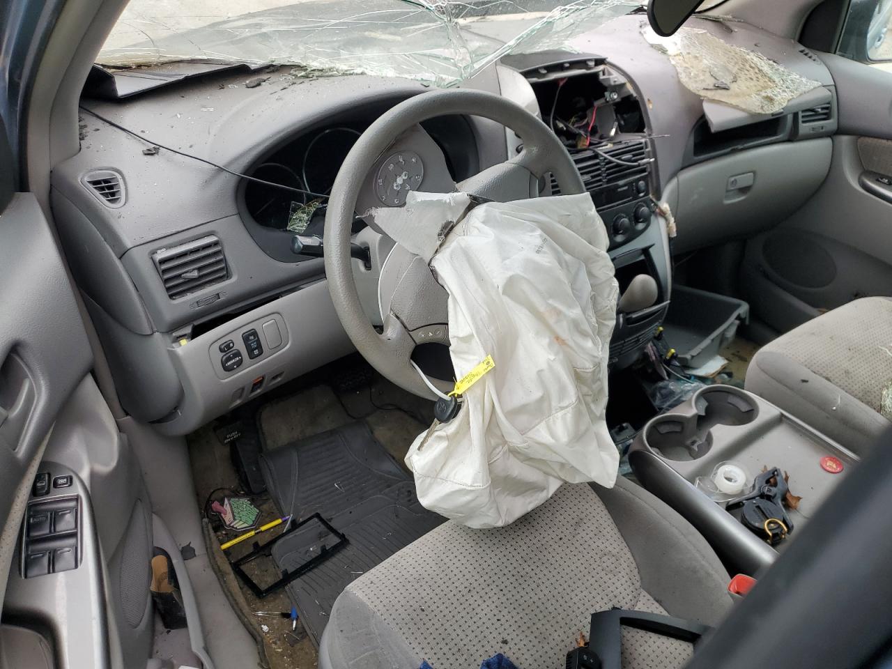 Lot #3269123700 2007 TOYOTA SIENNA CE