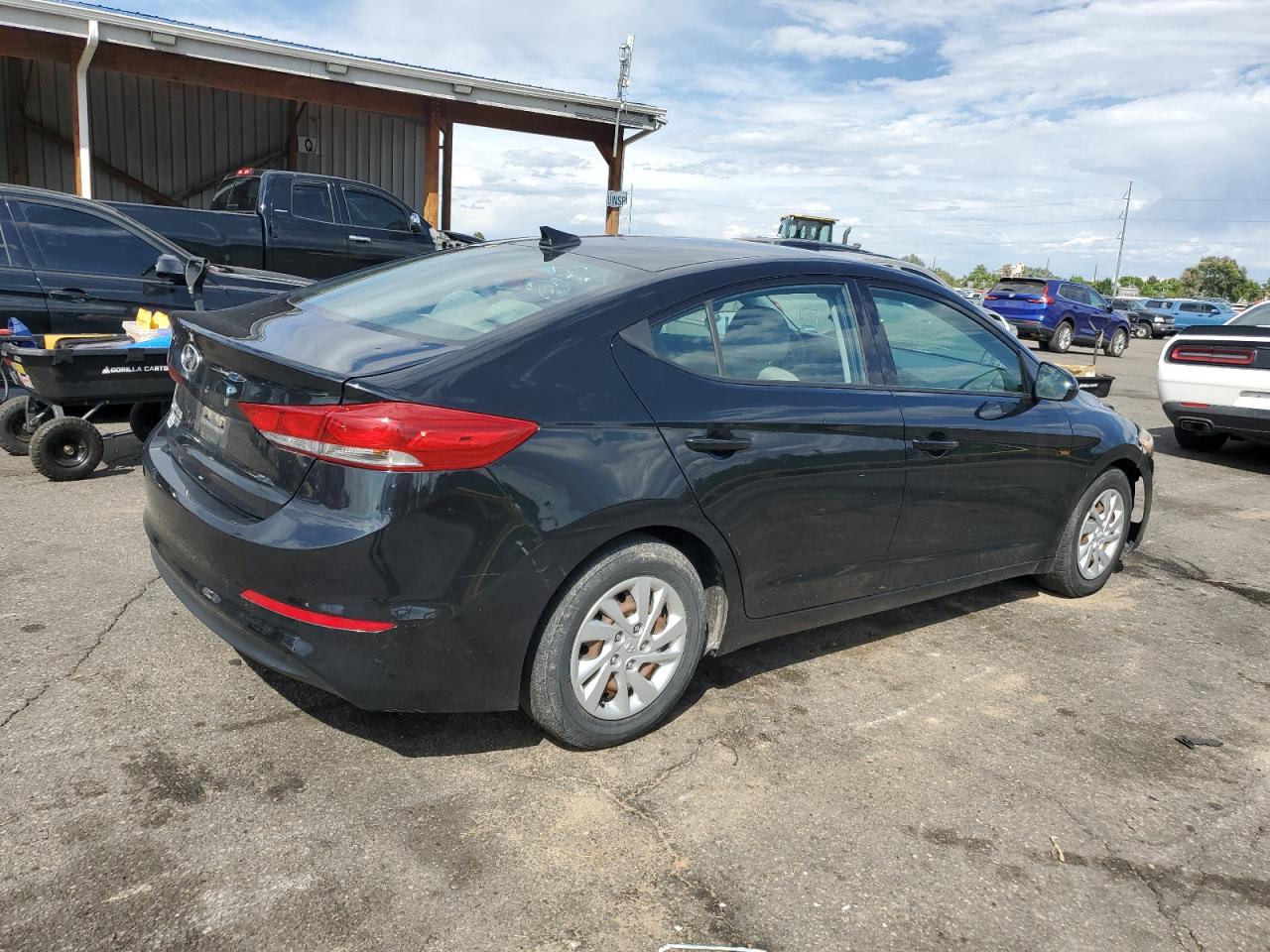 HYUNDAI ELANTRA SE