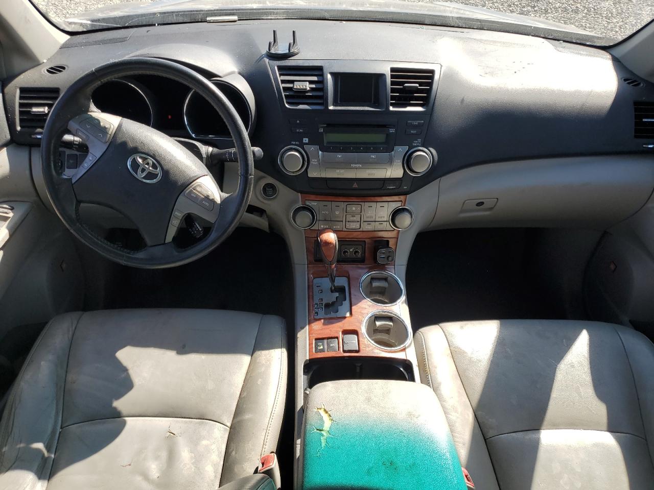 TOYOTA HIGHLANDER LIMITED