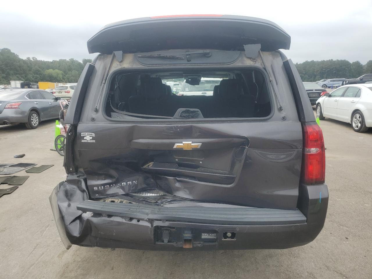 CHEVROLET SUBURBAN C1500 LT