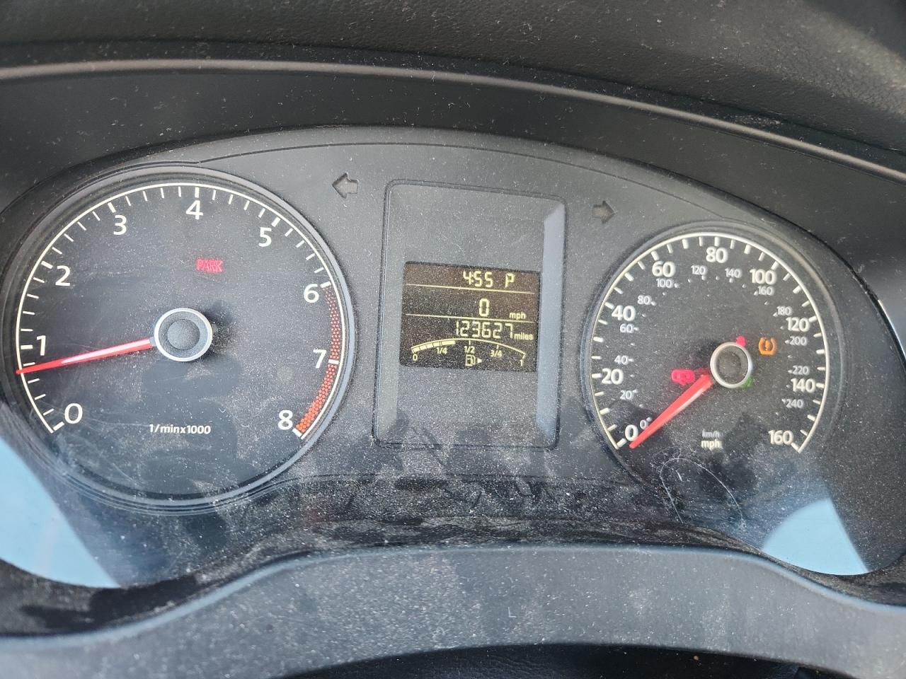 VOLKSWAGEN JETTA BASE