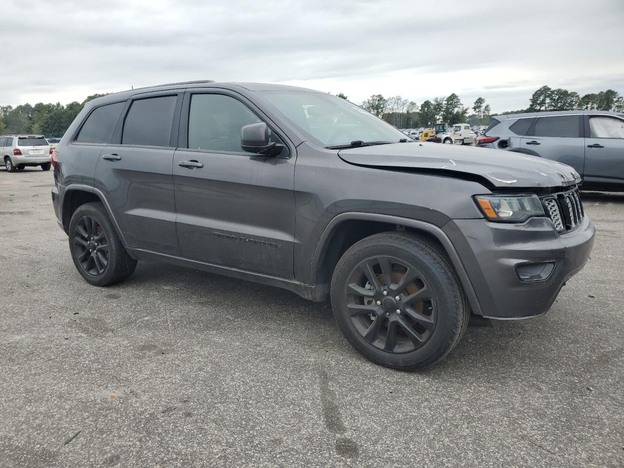 JEEP GRAND CHEROKEE LAREDO