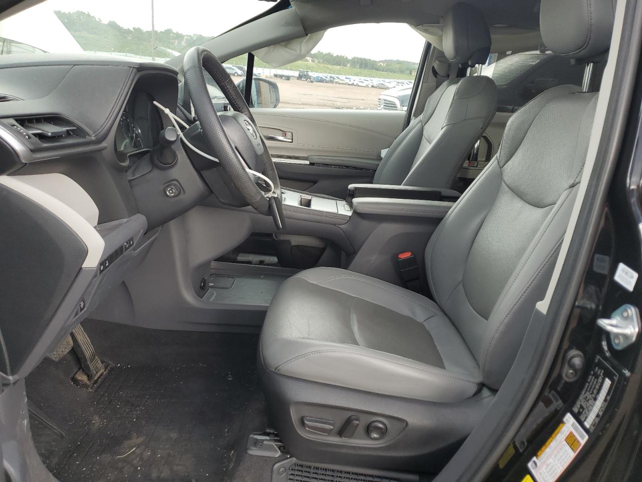 TOYOTA SIENNA LIMITED