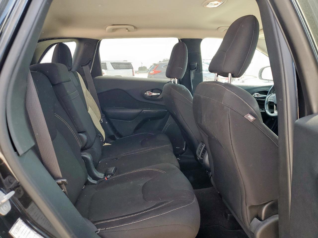 JEEP GRAND CHEROKEE LATITUDE