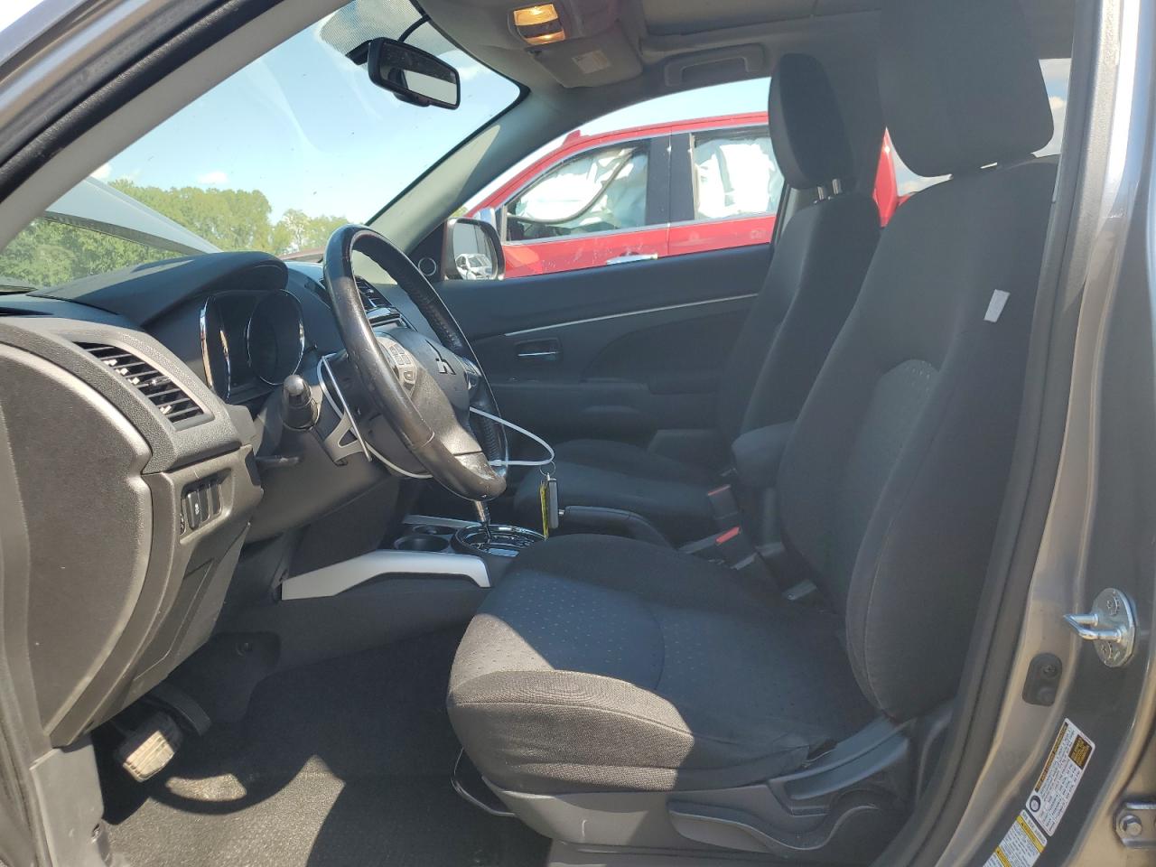 MITSUBISHI OUTLANDER SE