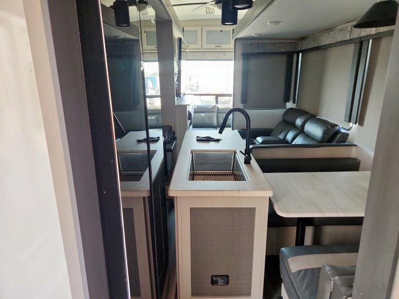 2023 SALEM HEMISPHERE #3246903230