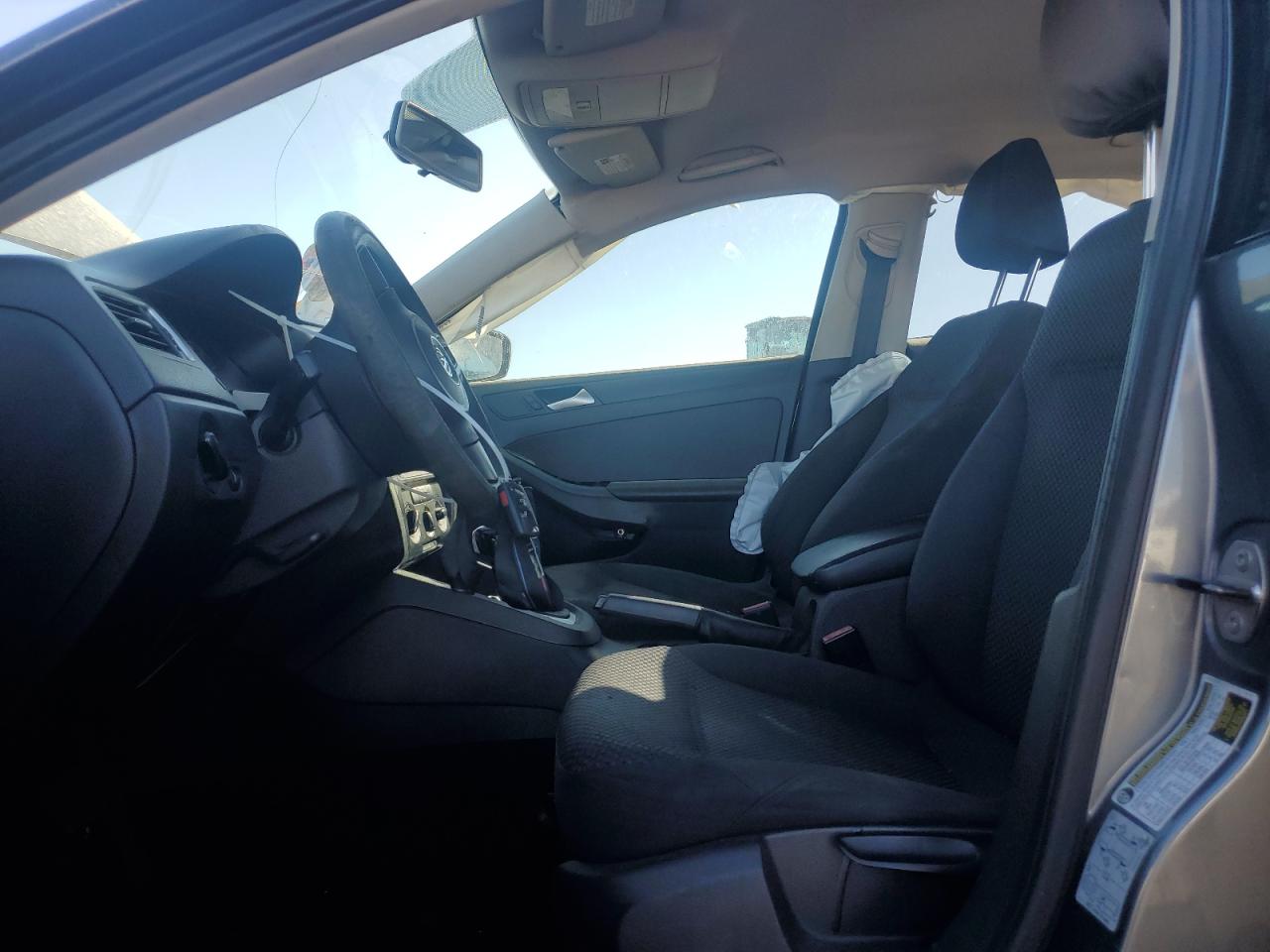 VOLKSWAGEN JETTA BASE