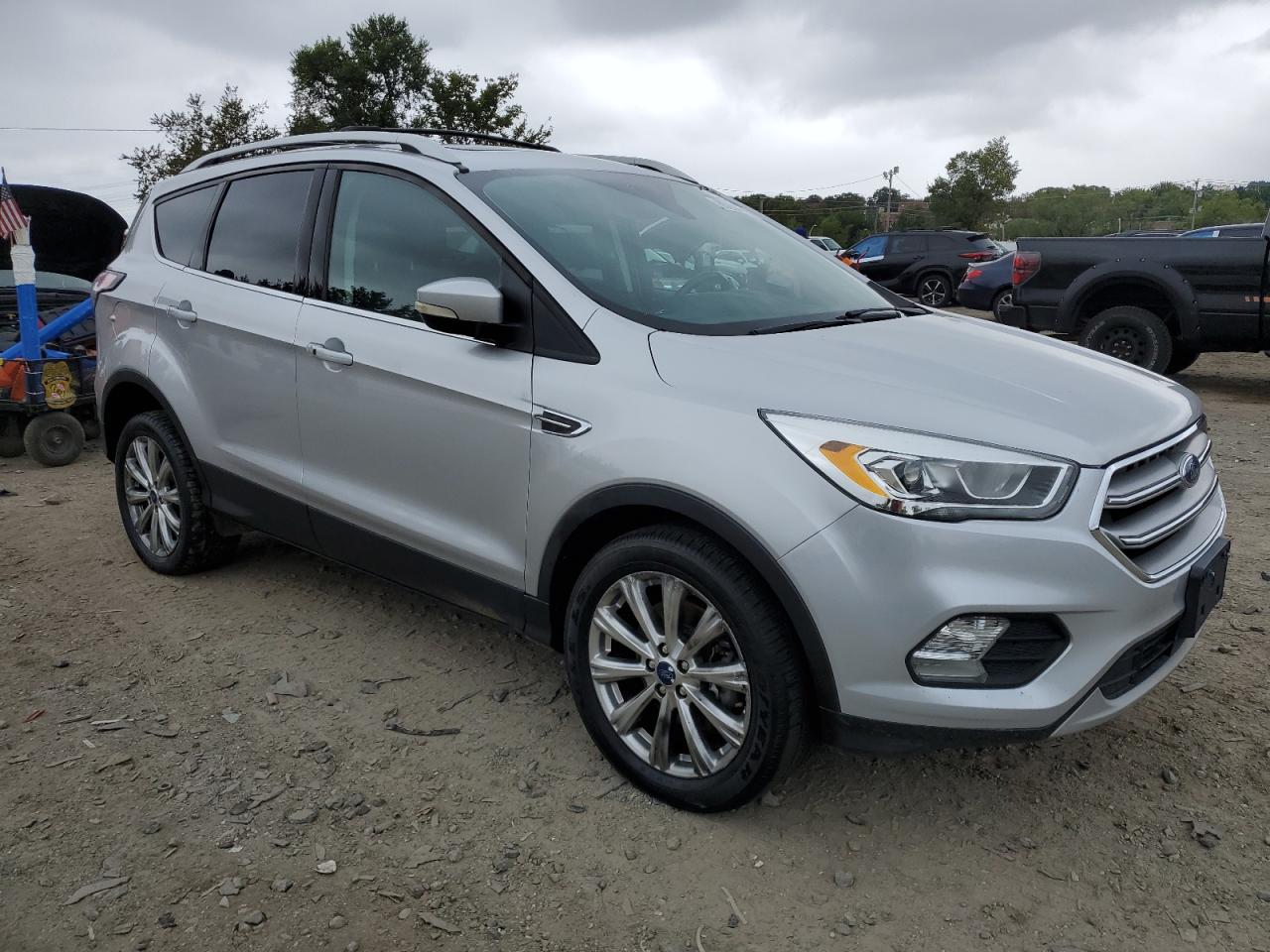 FORD ESCAPE TITANIUM