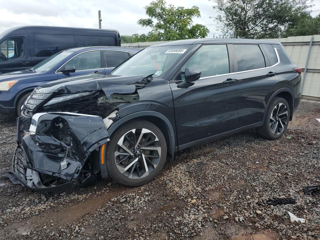 MITSUBISHI OUTLANDER ES