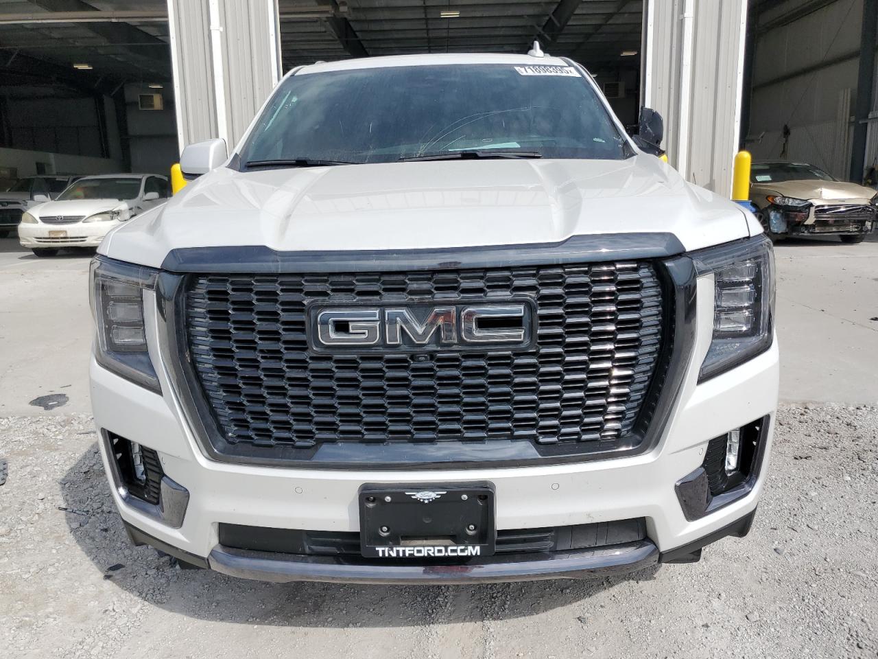 GMC YUKON DENALI ULTIMATE