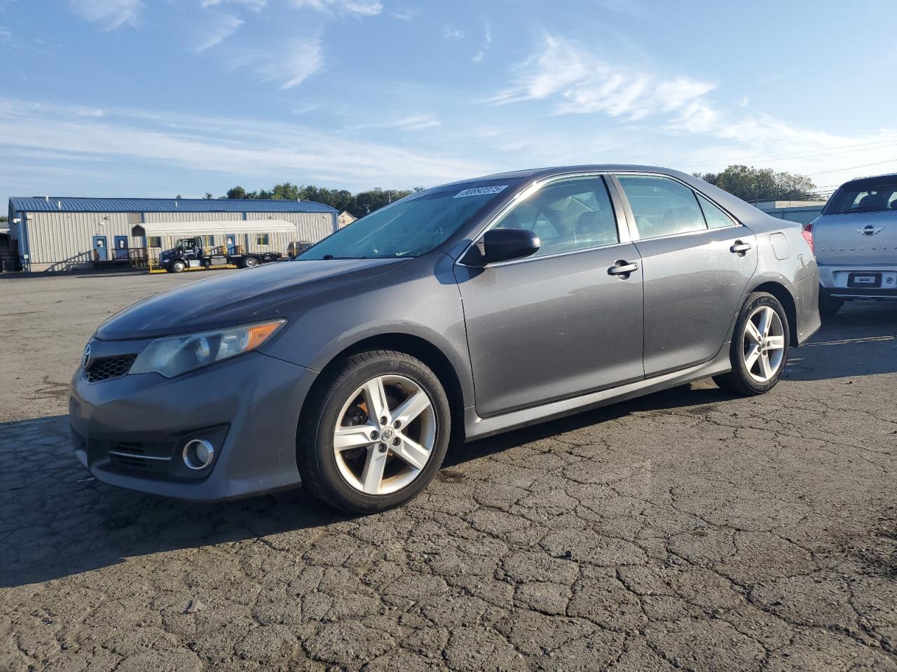 TOYOTA CAMRY BASE