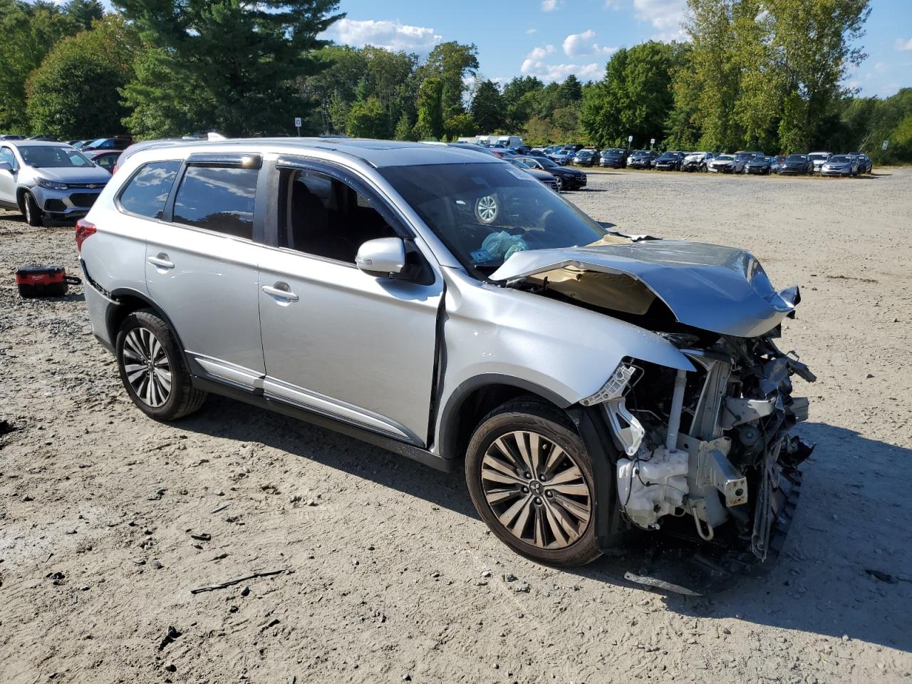 MITSUBISHI OUTLANDER SE