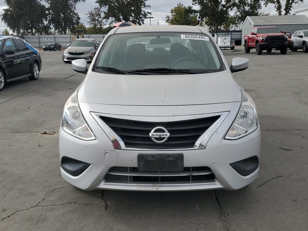NISSAN VERSA S