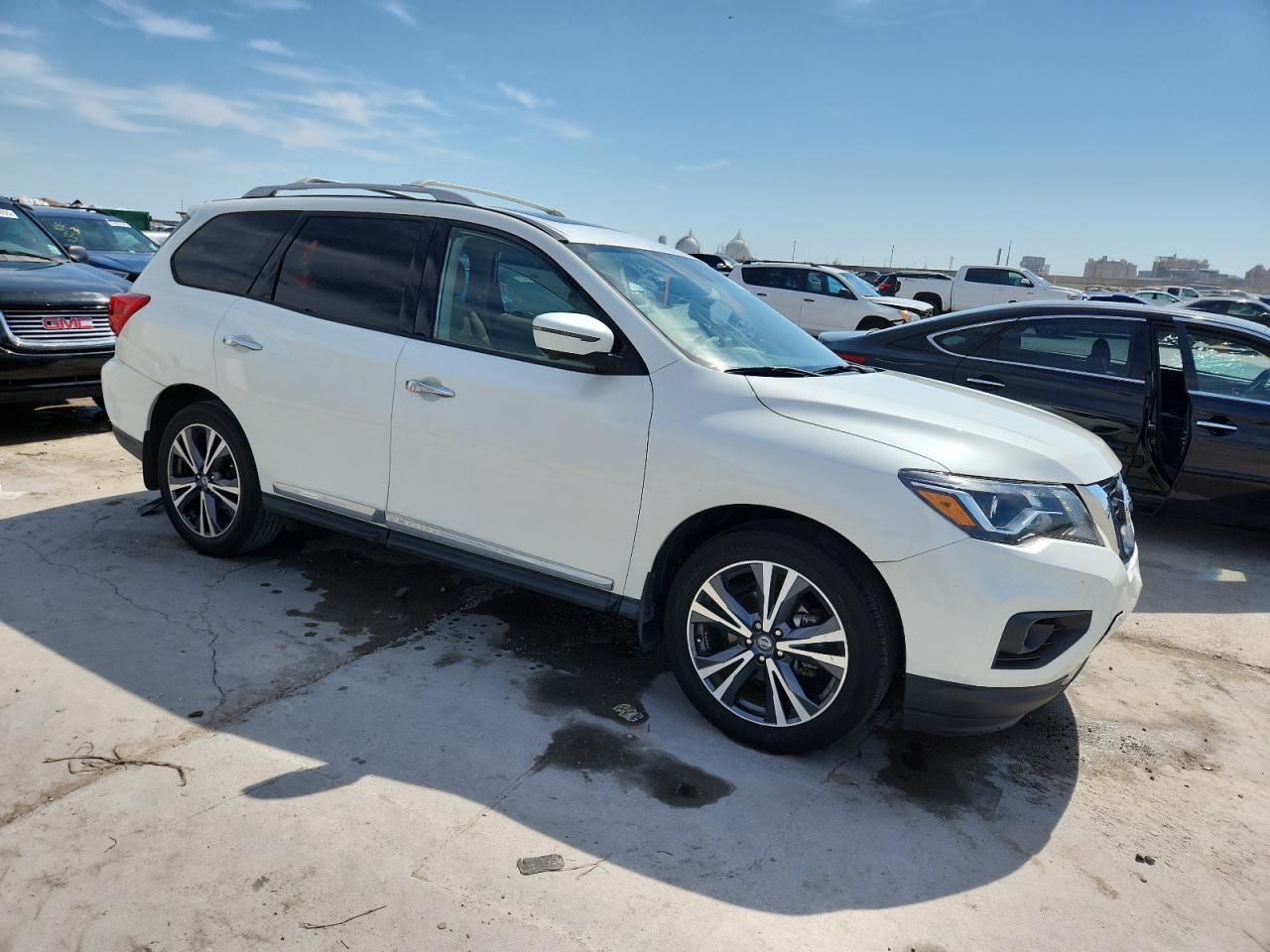 NISSAN PATHFINDER PLATINUM