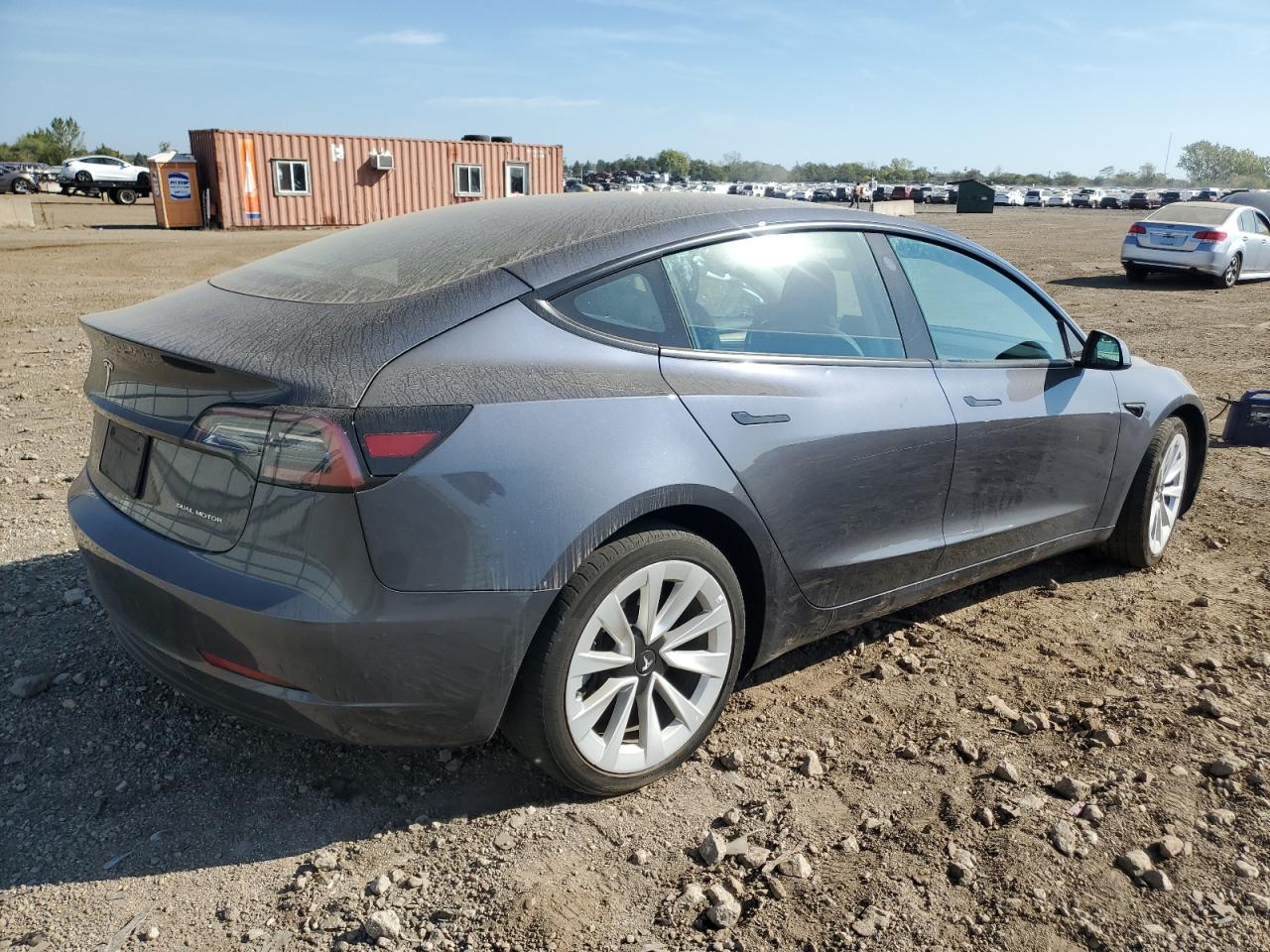 TESLA MODEL 3