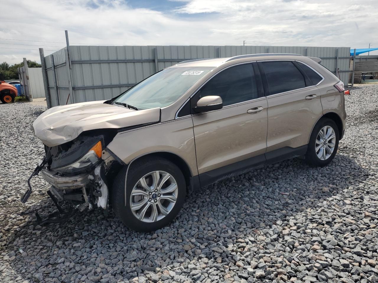  Salvage Ford Edge
