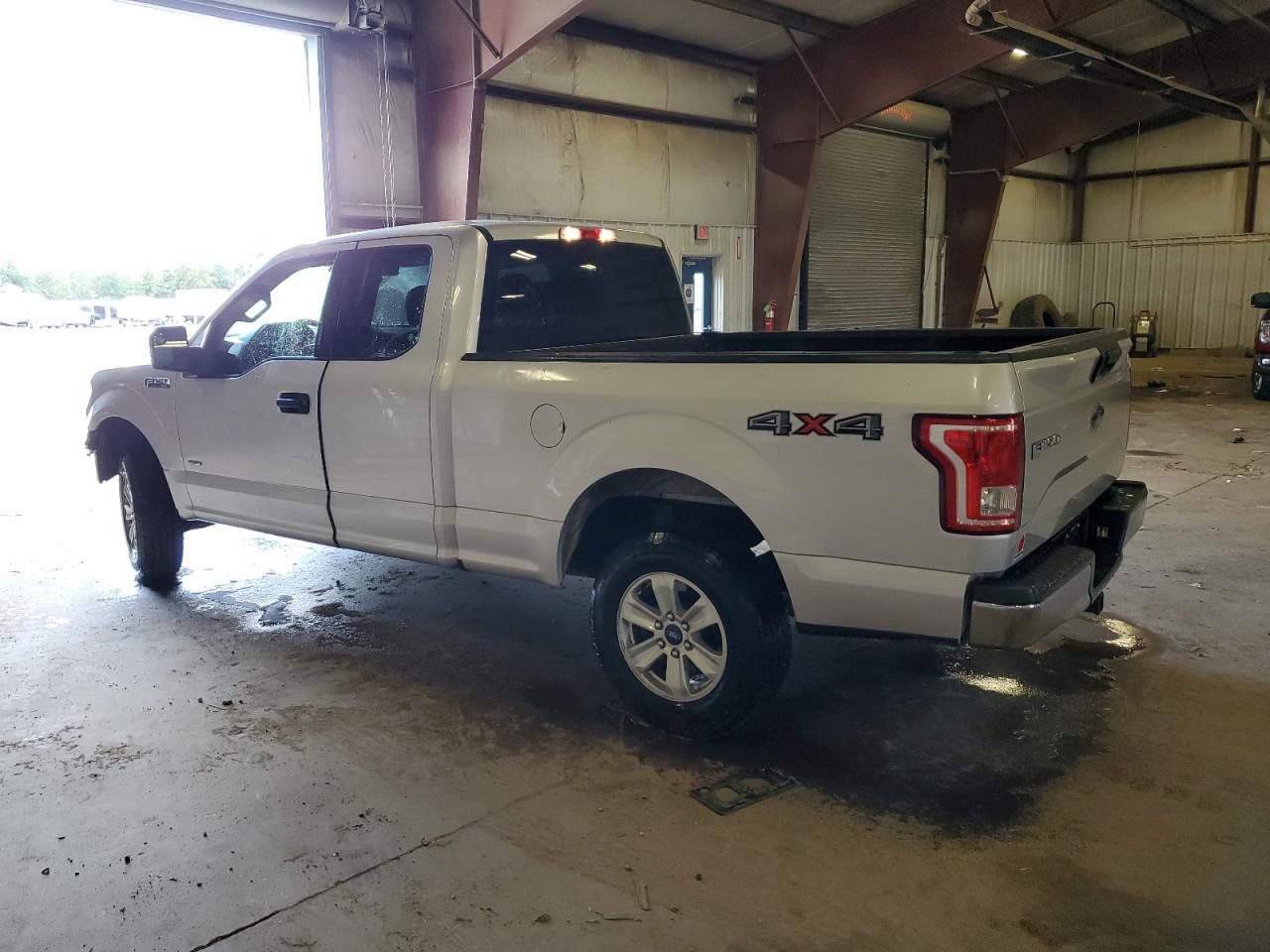 FORD F-150 SUPER CAB