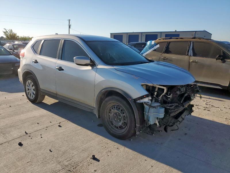 2017 NISSAN ROGUE S KNMAT2MT3HP556916