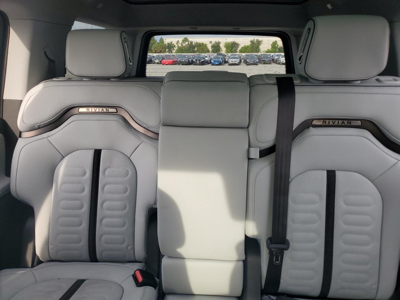 RIVIAN R1S ADVENTURE