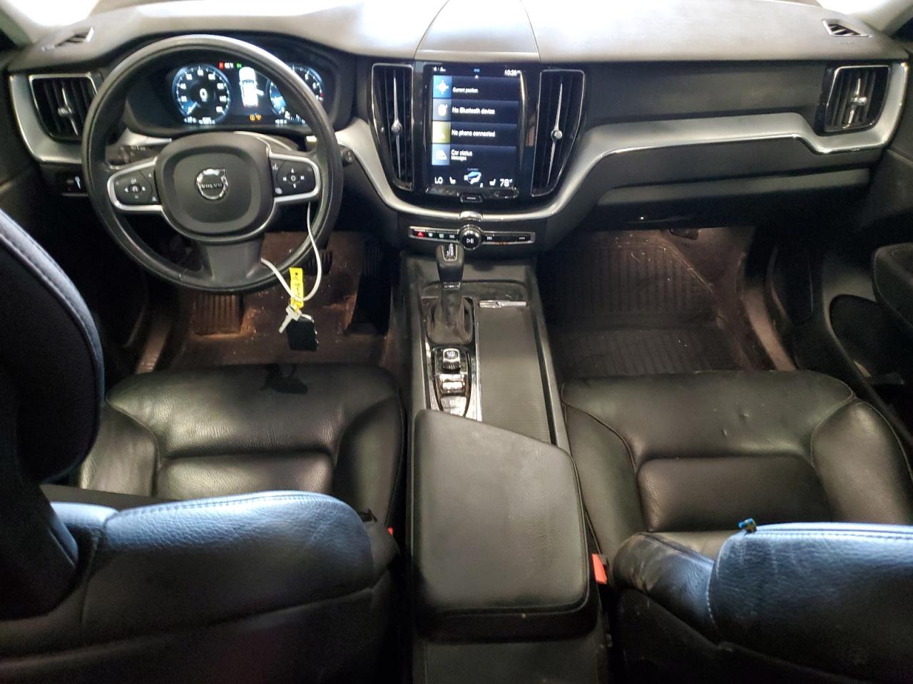 VOLVO XC60 T6 MOMENTUM