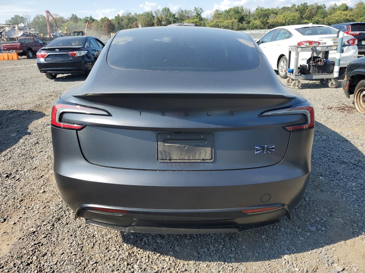 TESLA MODEL 3
