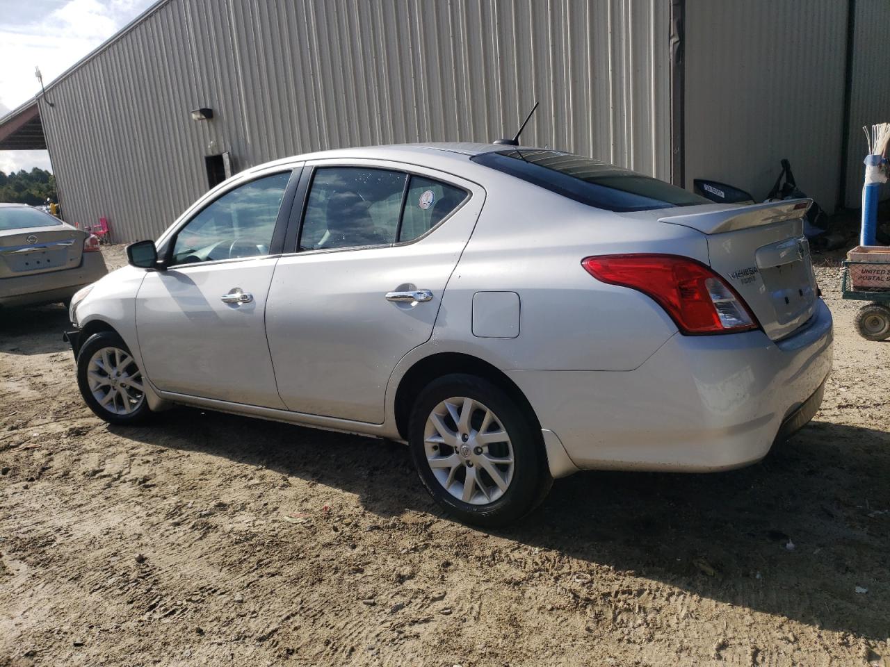 NISSAN VERSA S