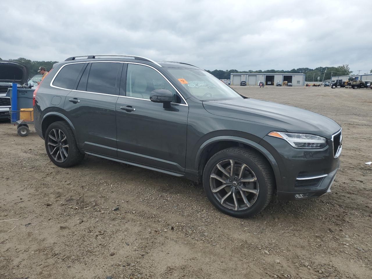VOLVO XC90 T5
