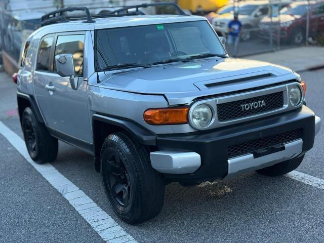 TOYOTA FJ CRUISER 2007 silver 4dr spor gas JTEBU11F770005739 photo #1