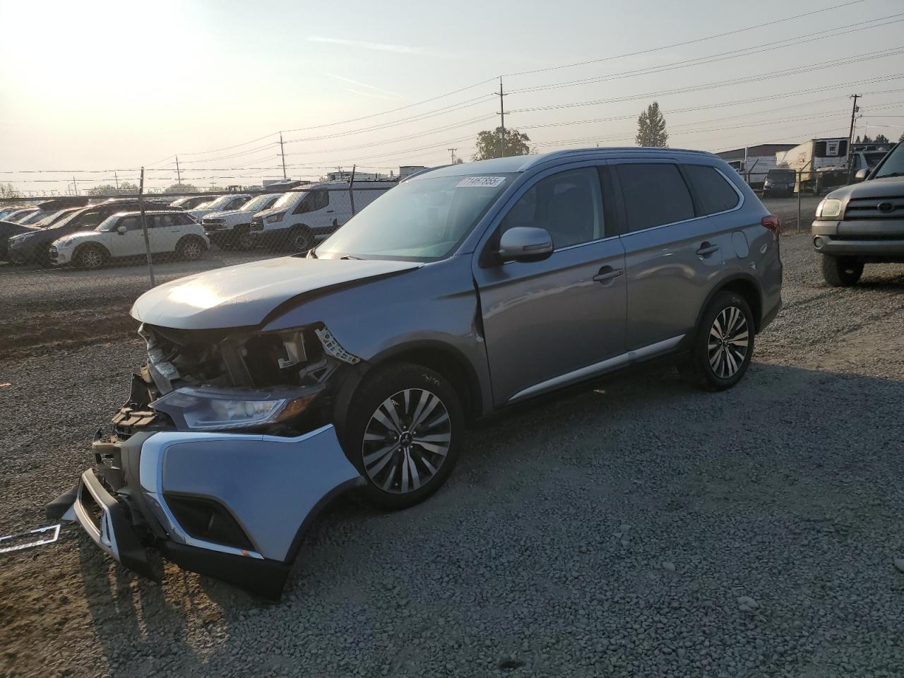 MITSUBISHI OUTLANDER SE