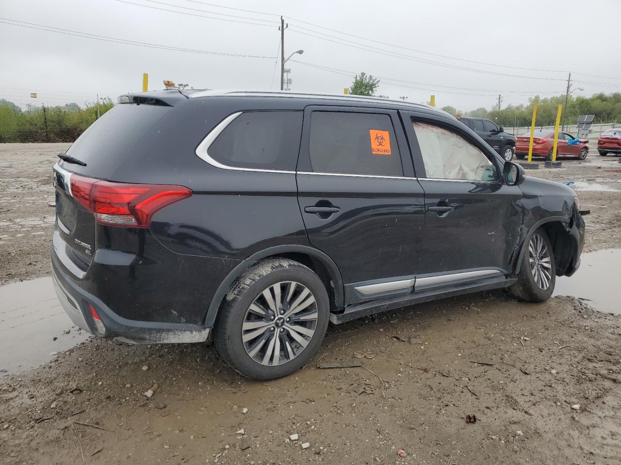 MITSUBISHI OUTLANDER SE