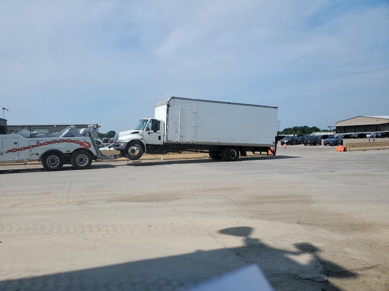 Lot #3242514964 2012 INTERNATIONAL 4000 4300