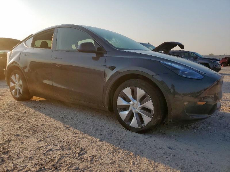 2024 TESLA MODEL Y 7SAYGDEE6RA243868