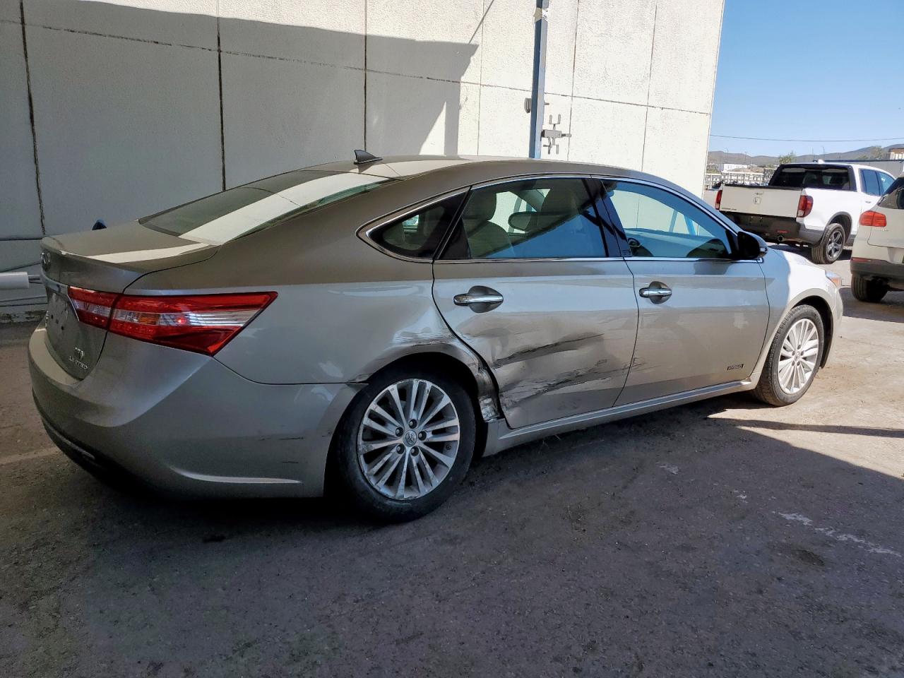 TOYOTA AVALON HYBRID
