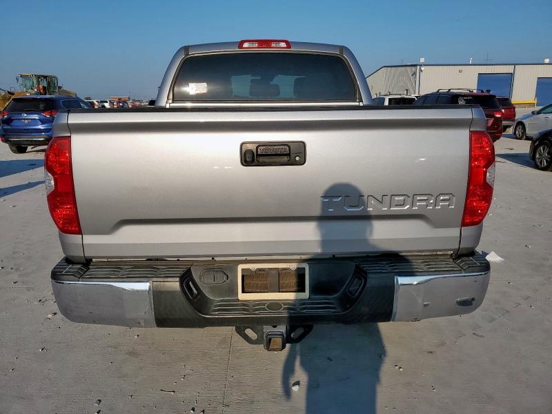 2018 TOYOTA TUNDRA CREWMAX SR5 5TFEM5F10JX128075