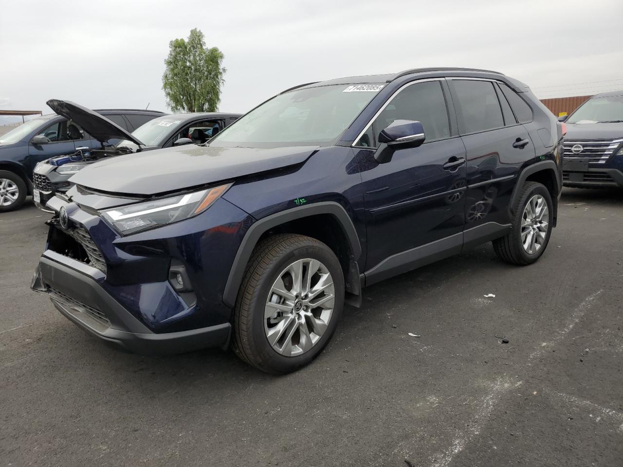 TOYOTA RAV4 XLE PREMIUM